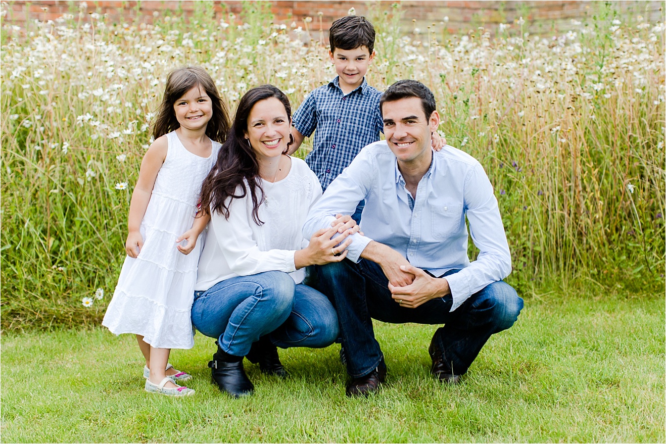 011_family-photography-summer-meadow-medicine-gardens-cobham-surrey-eddie-judd-photographer_7754