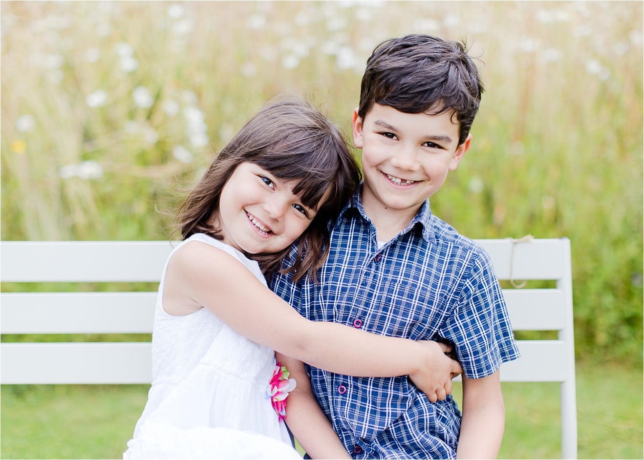 015_family-photography-summer-meadow-medicine-gardens-cobham-surrey-eddie-judd-photographer_7768