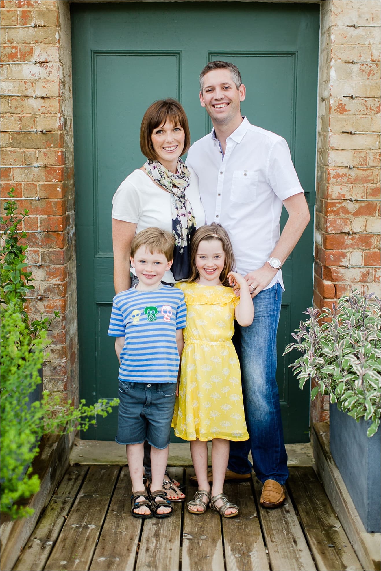 family-photography-surrey-cobham-medicine-gardens-eddie-judd-photographer-vanilla-deco_0002