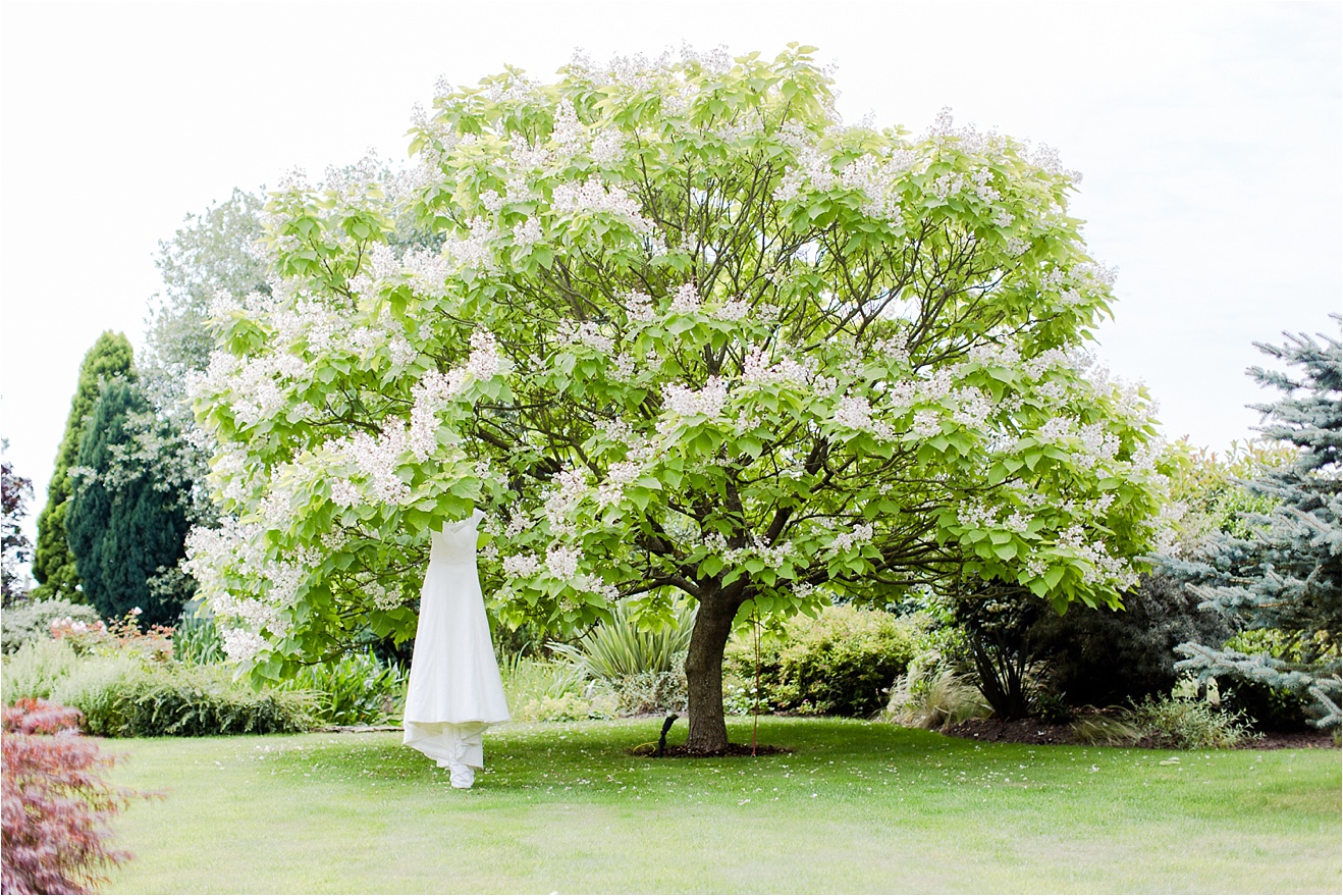 wedding-photography-eddie-judd-photography-marquee-summer_0002