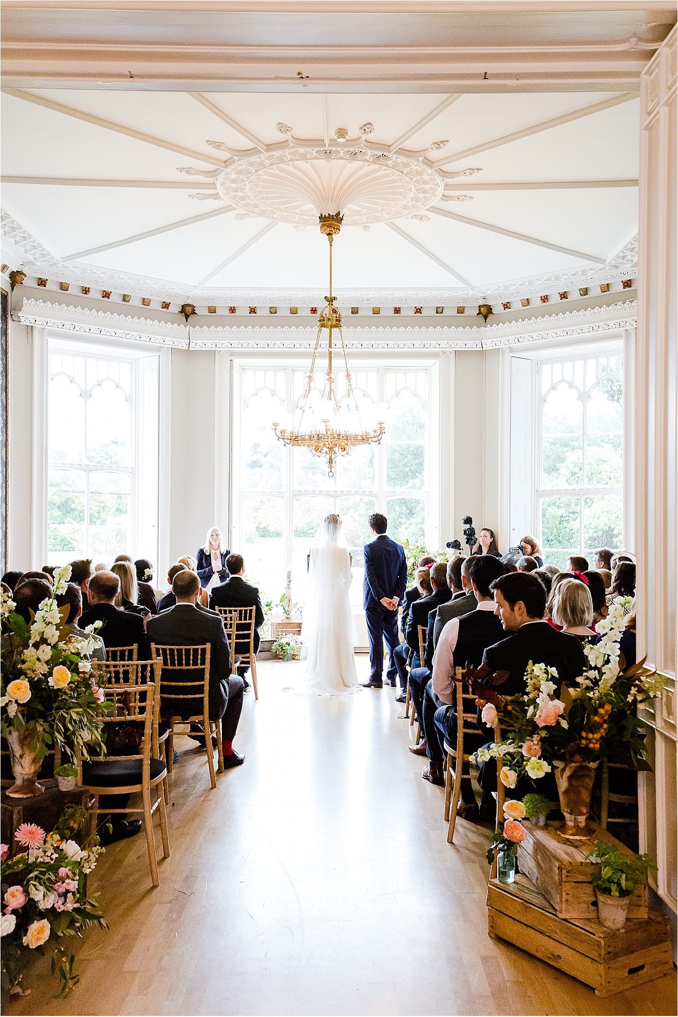 061_wedding-photography-surrey-nonsuch-mansions-eddie-judd-photographer-french-wine-theme_2391
