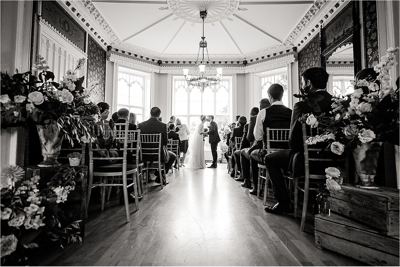 068_wedding-photography-surrey-nonsuch-mansions-eddie-judd-photographer-french-wine-theme_2408