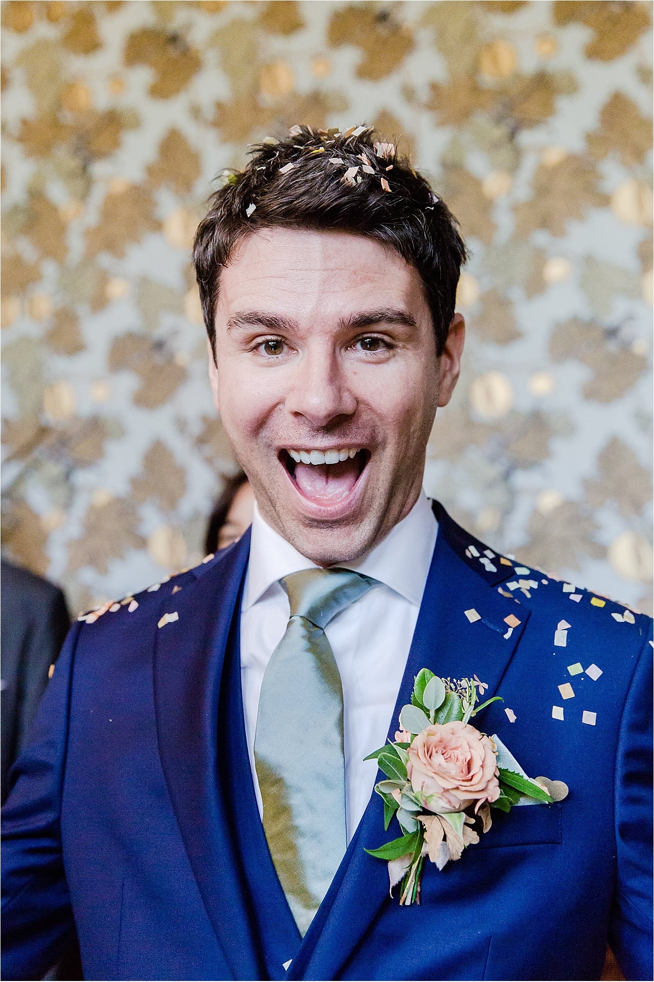 074_wedding-photography-surrey-nonsuch-mansions-eddie-judd-photographer-french-wine-theme_0772