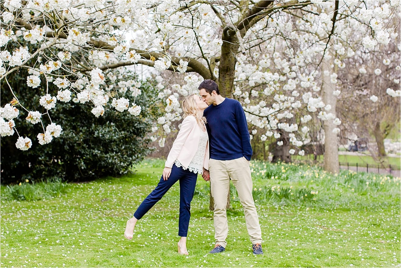 011_engagement-photography-surrey-eddie-judd-photographer-spring-blossom_1158