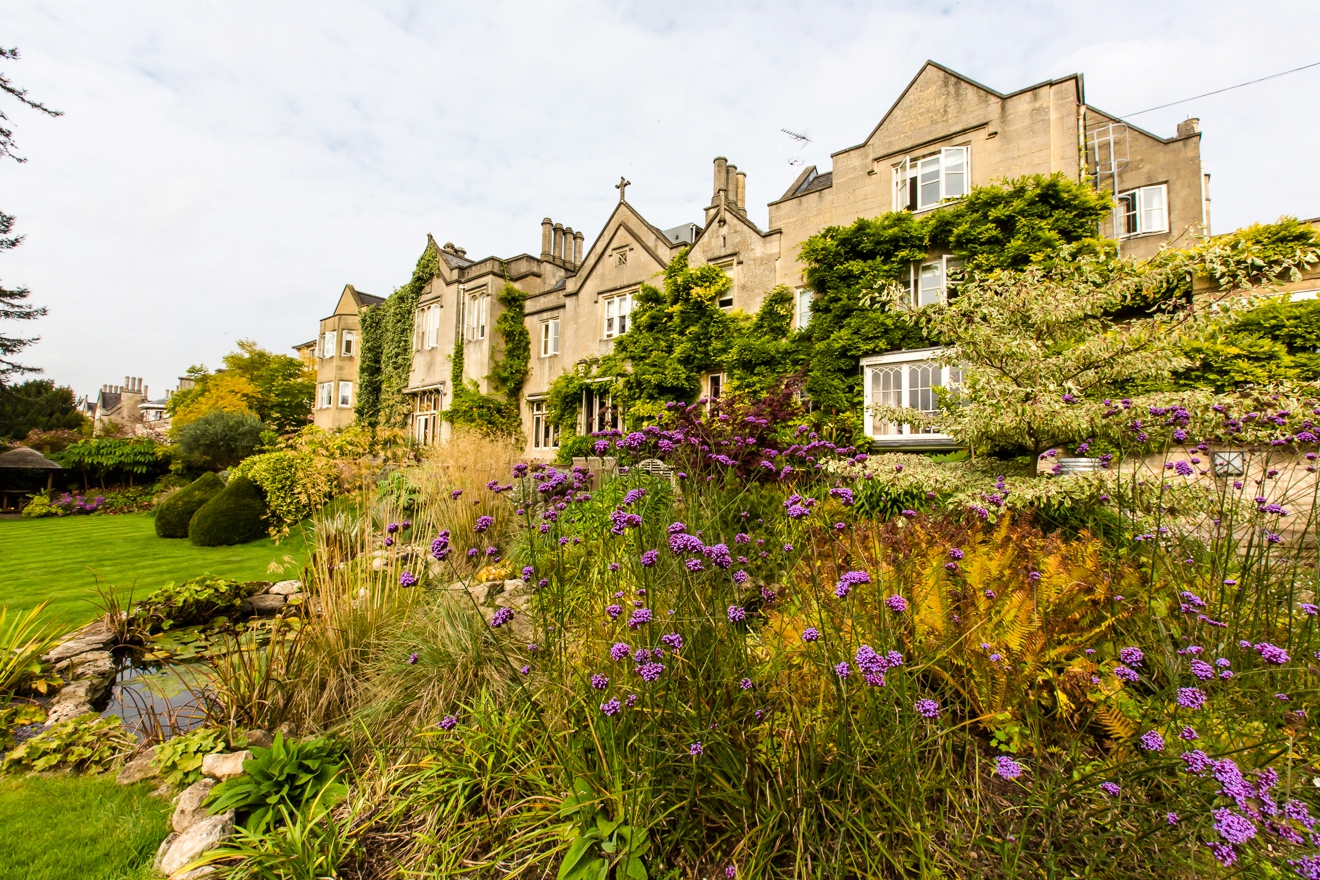 6-Bath-Priory-wedding-Eddie-Judd-Photography